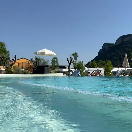 Agricampeggio Le Corniole * 아피